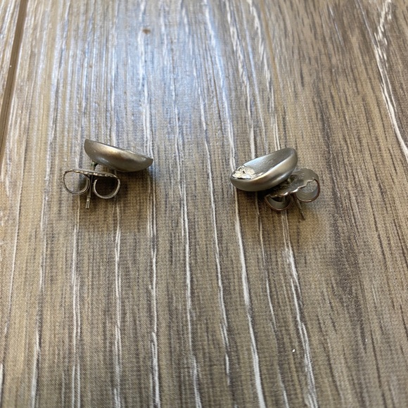 Lia Sophia Earrings - Picture 3 of 4